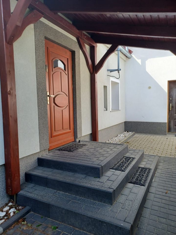 dom wolnostojący, 5 pokoi Obórki. Zdjęcie 2