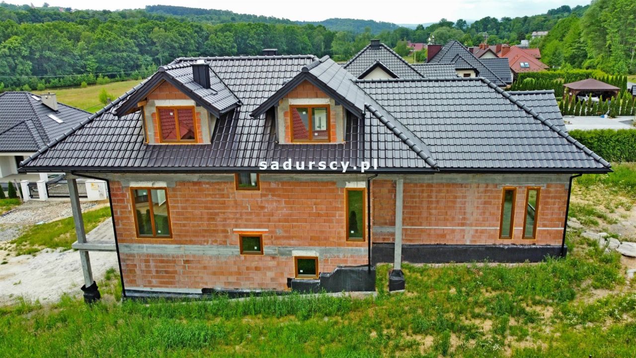 dom wolnostojący, 8 pokoi Jasień, ul. Sądecka. Zdjęcie 1