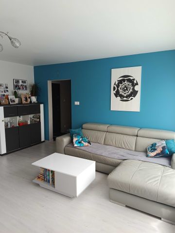 Mieszkanie 3-pokojowe Stryków. Zdjęcie 1