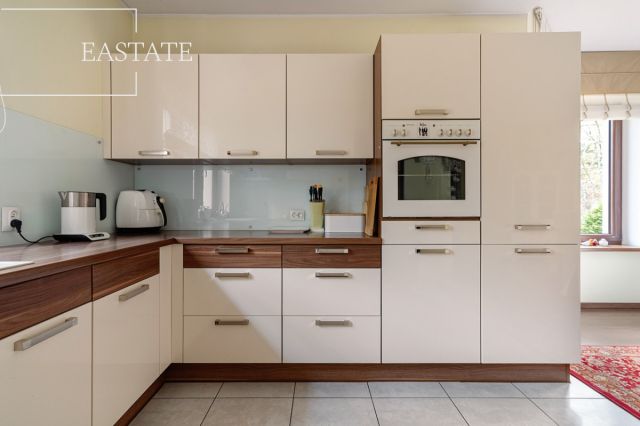 dom wolnostojący, 3 pokoje Milanówek, ul. Owczarska. Zdjęcie 2