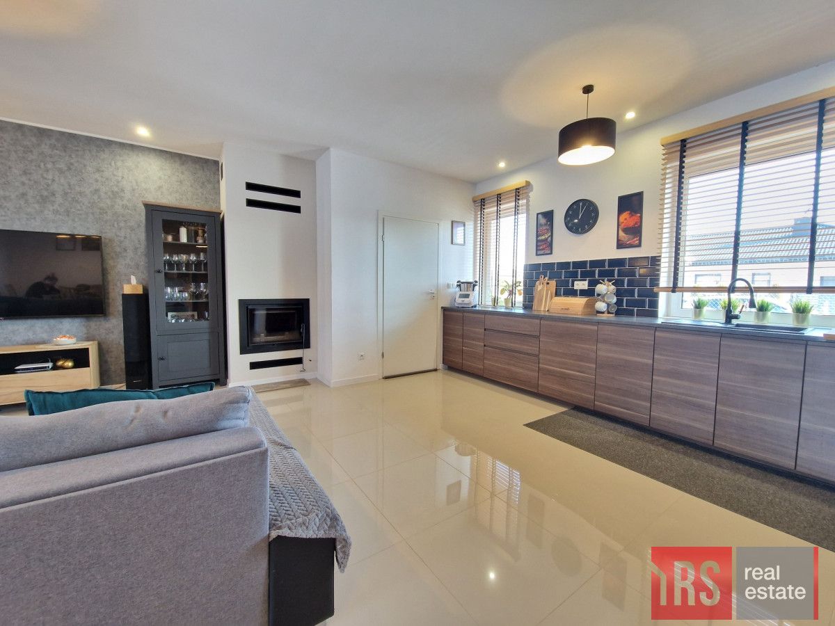 dom wolnostojący, 4 pokoje Dosin, ul. Rumiankowa. Zdjęcie 3