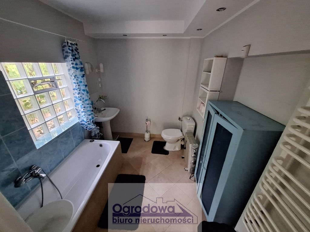 dom wolnostojący, 4 pokoje Urle. Zdjęcie 9