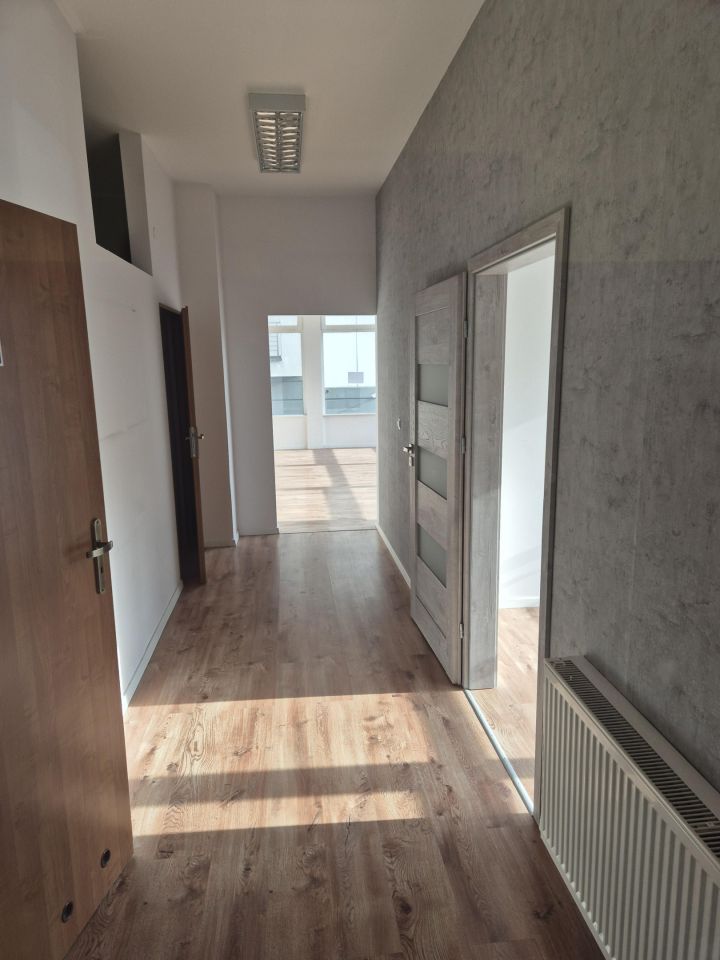 Lokal Piotrków Trybunalski, al. Armii Krajowej. Zdjęcie 2