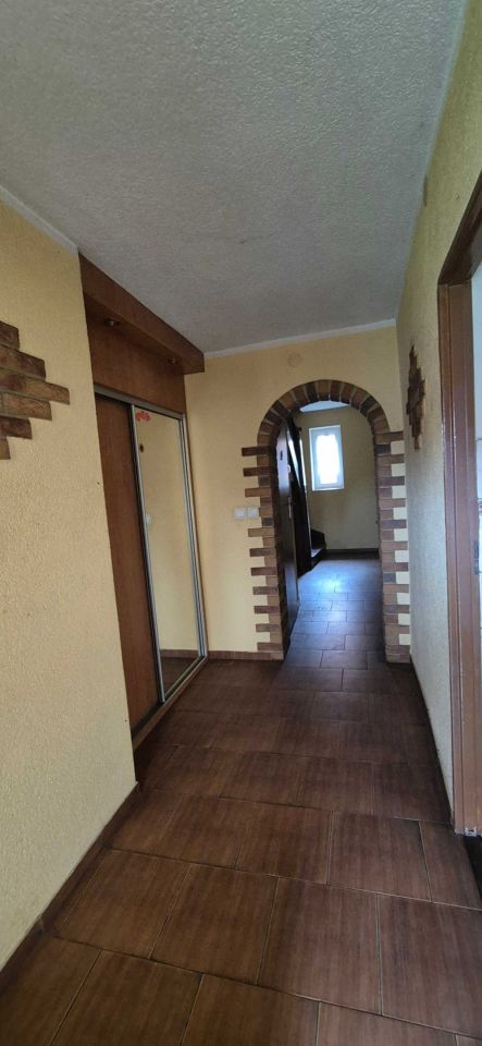 dom wolnostojący, 4 pokoje Pisarzowice. Zdjęcie 2