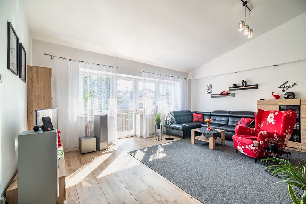 dom szeregowy, 5 pokoi Rzeszów, ul. Cicha. Zdjęcie 3