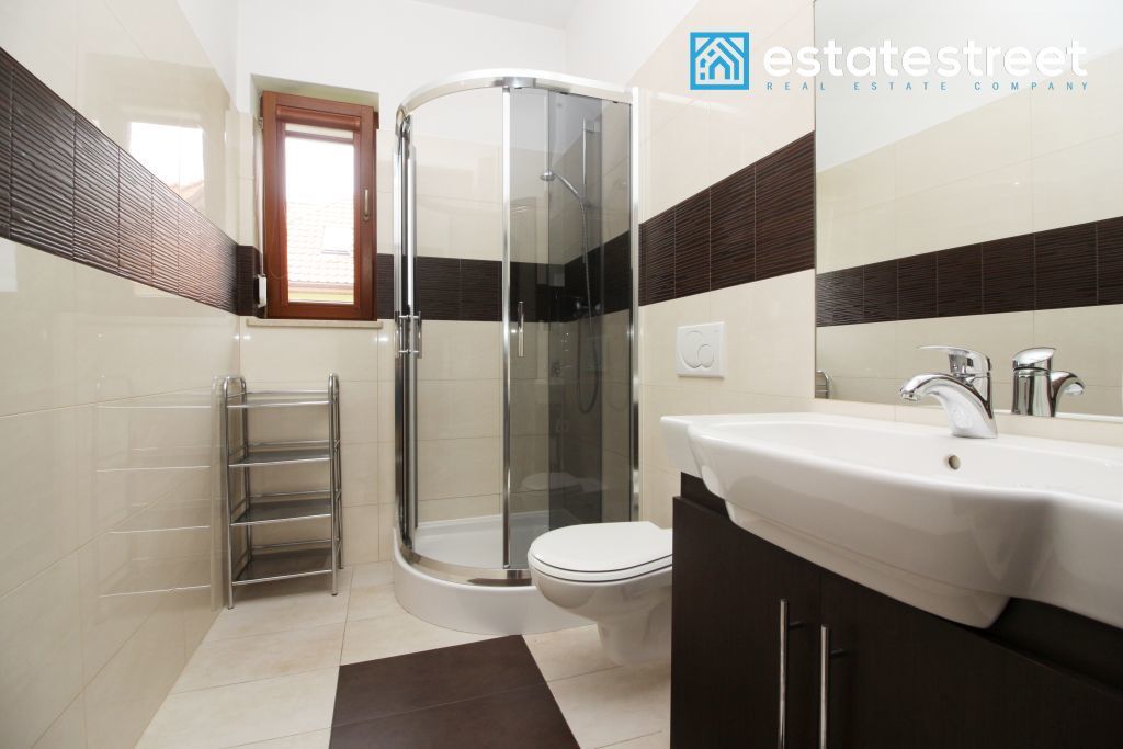 dom wolnostojący, 6 pokoi Kraków Dębniki, ul. Leona Petrażyckiego. Zdjęcie 6