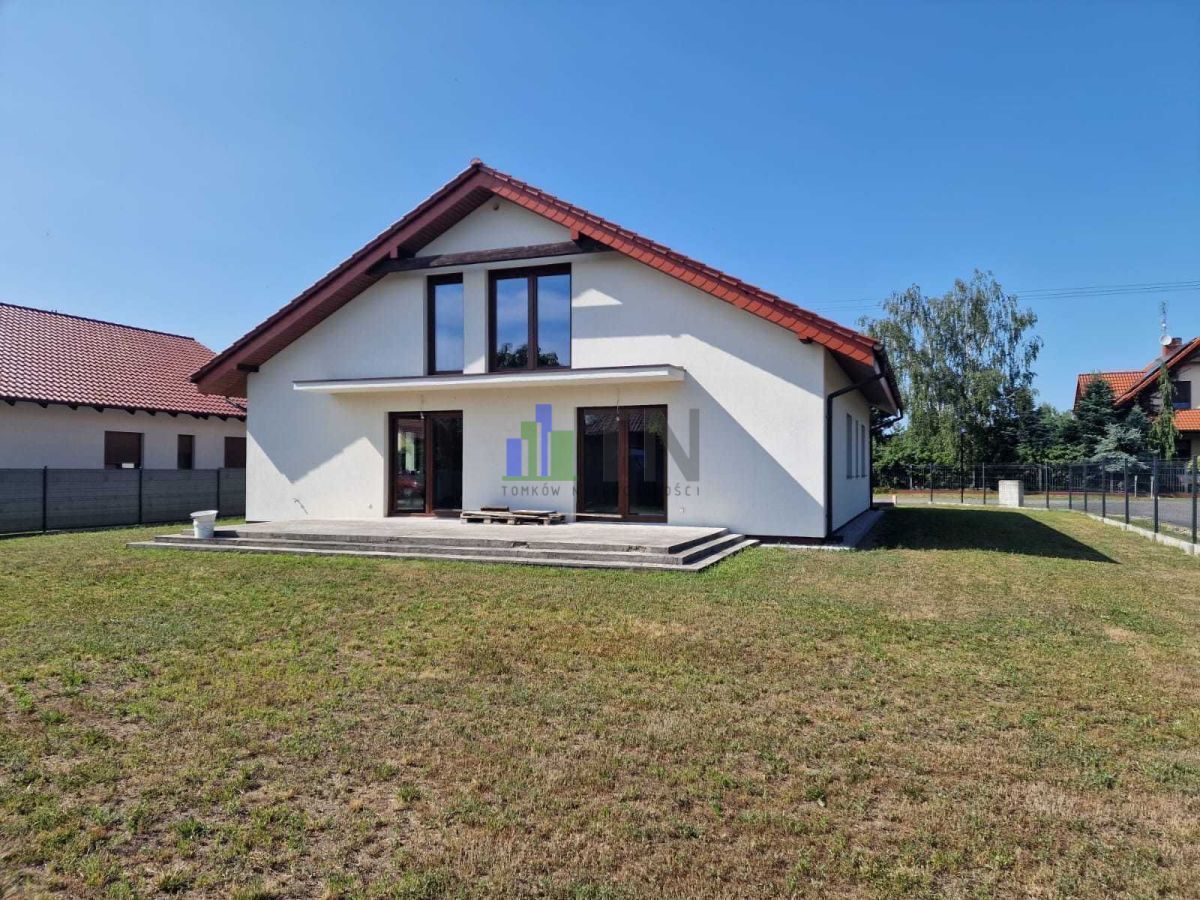 dom wolnostojący, 5 pokoi Chrząstawa Wielka. Zdjęcie 1