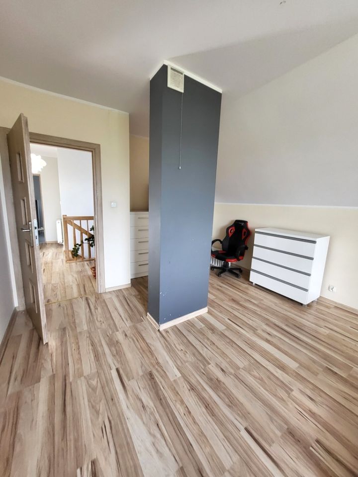dom wolnostojący, 5 pokoi Poniatowice. Zdjęcie 16