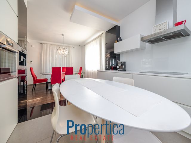 dom wolnostojący, 5 pokoi Warszawa Wawer, ul. Łańcucka. Zdjęcie 3