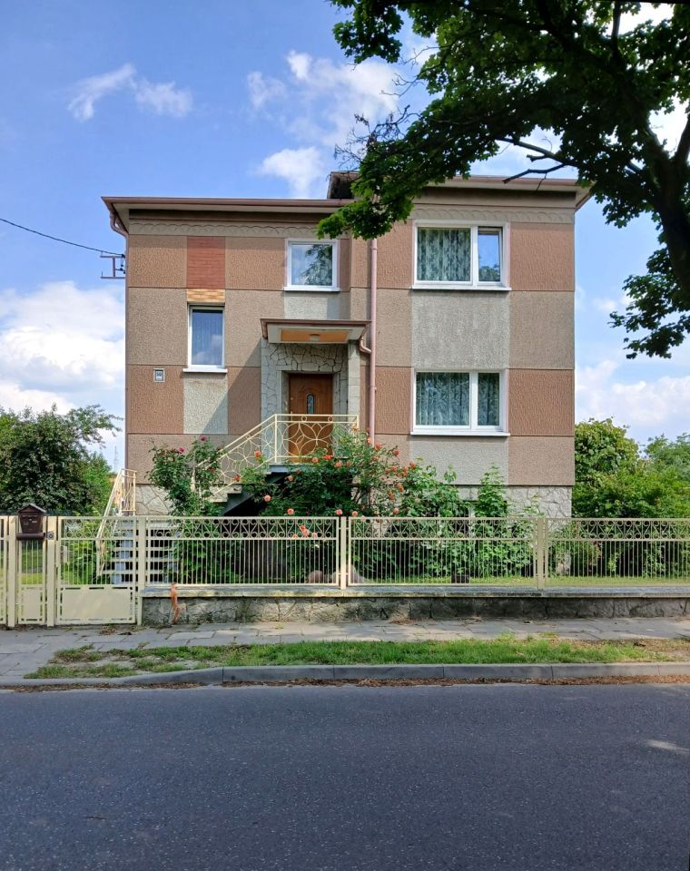 dom wolnostojący, 6 pokoi Ostrów Wielkopolski, ul. Traugutta. Zdjęcie 1