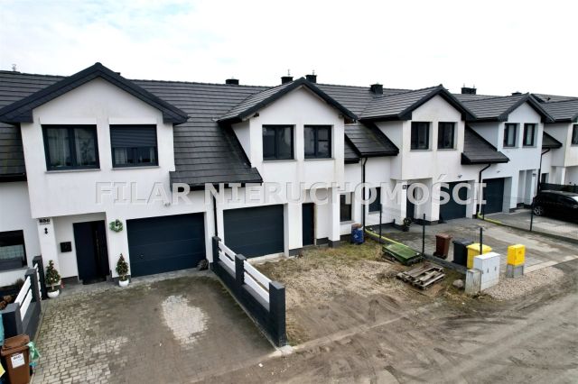 dom szeregowy, 5 pokoi Obora. Zdjęcie 3