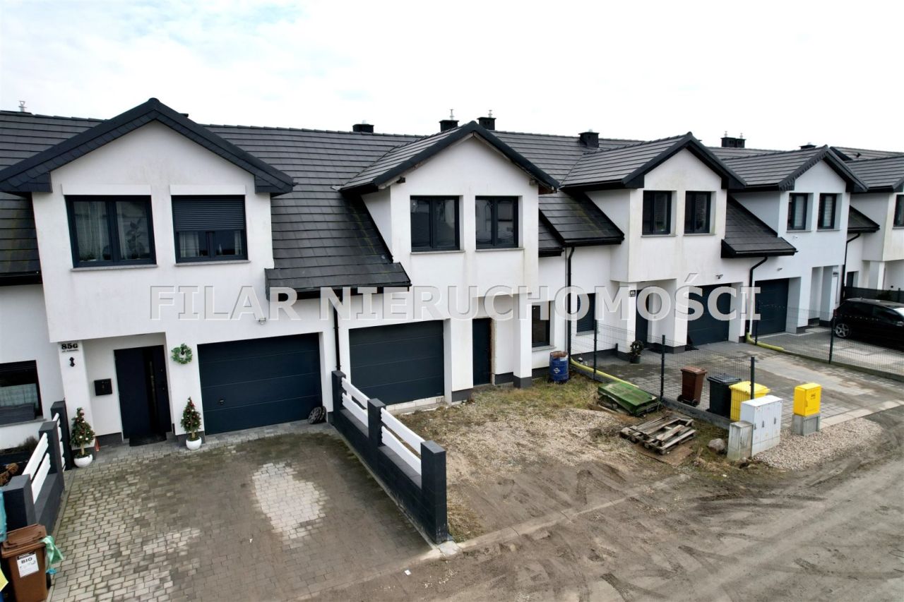 dom szeregowy, 5 pokoi Obora. Zdjęcie 3