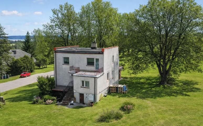 dom wolnostojący, 6 pokoi Jora Wielka. Zdjęcie 2