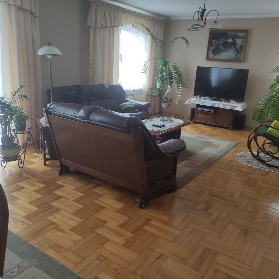 dom wolnostojący, 7 pokoi Solec-Zdrój Janów, Janow. Zdjęcie 2