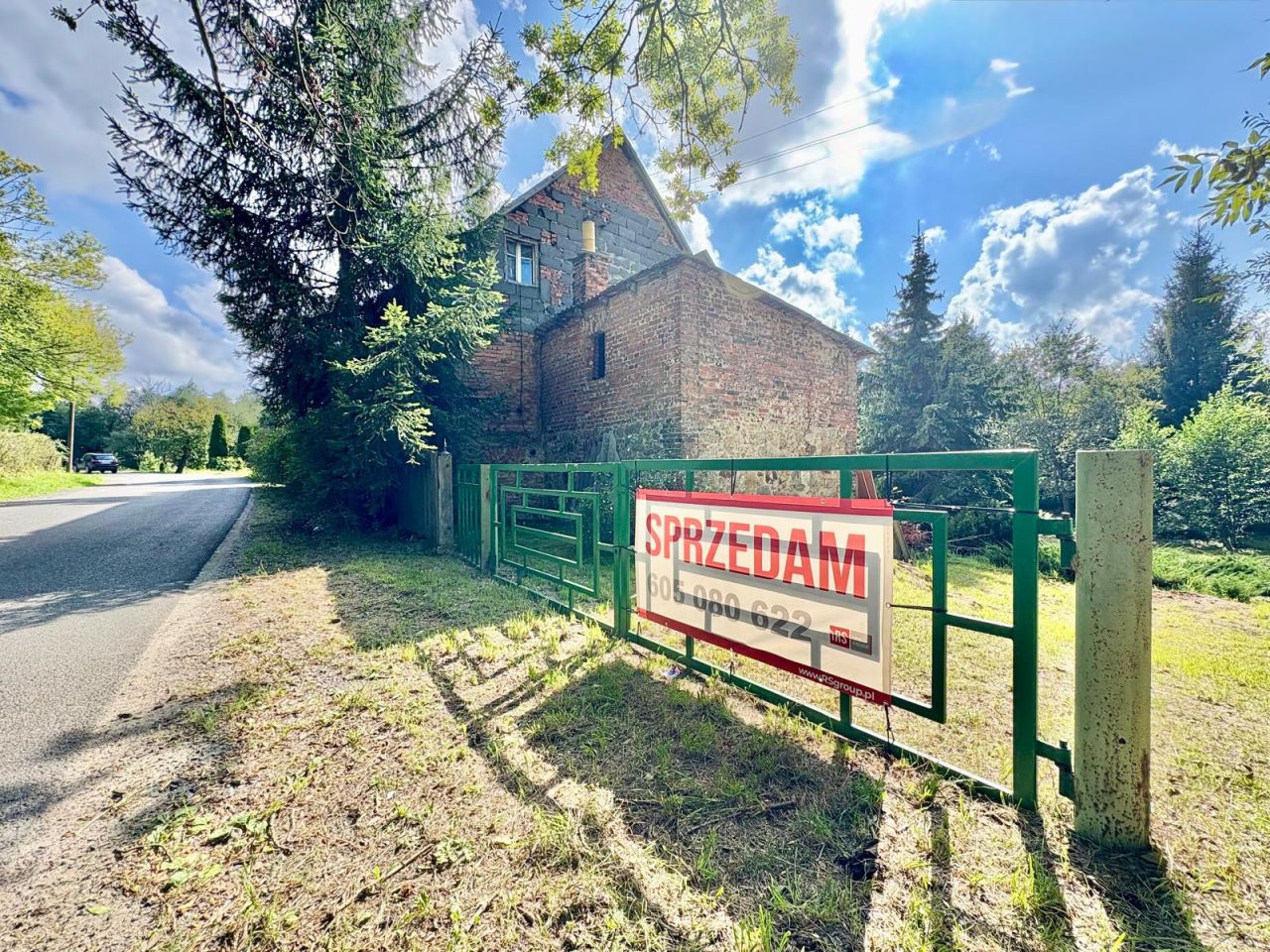 dom wolnostojący, 6 pokoi Wojciechów. Zdjęcie 1