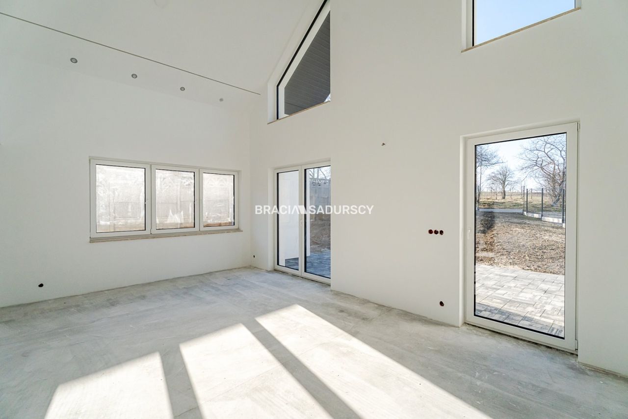 dom wolnostojący, 5 pokoi Bębło. Zdjęcie 14