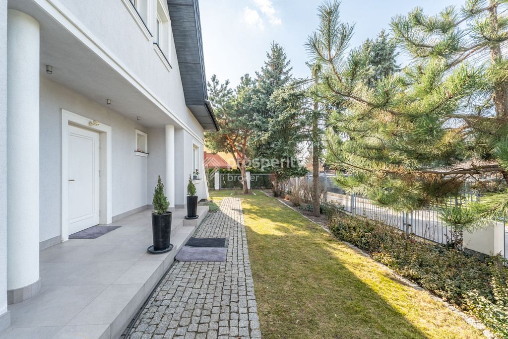 dom wolnostojący, 5 pokoi Warszawa Wawer. Zdjęcie 4