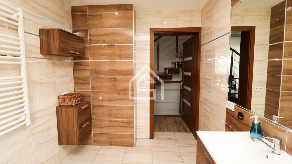 dom wolnostojący, 6 pokoi Gnojnik. Zdjęcie 23