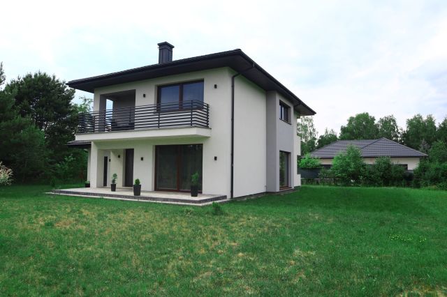 dom wolnostojący, 4 pokoje Rusiec. Zdjęcie 1