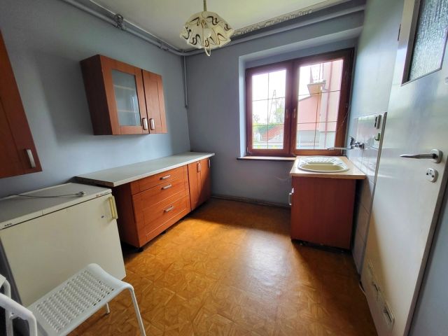 dom wolnostojący, 9 pokoi Czernica. Zdjęcie 7