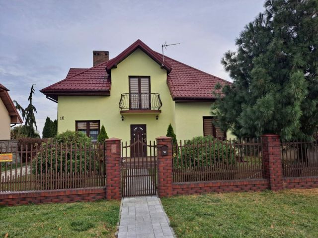 dom wolnostojący Żychlin, ul. Janka Krasickiego. Zdjęcie 1