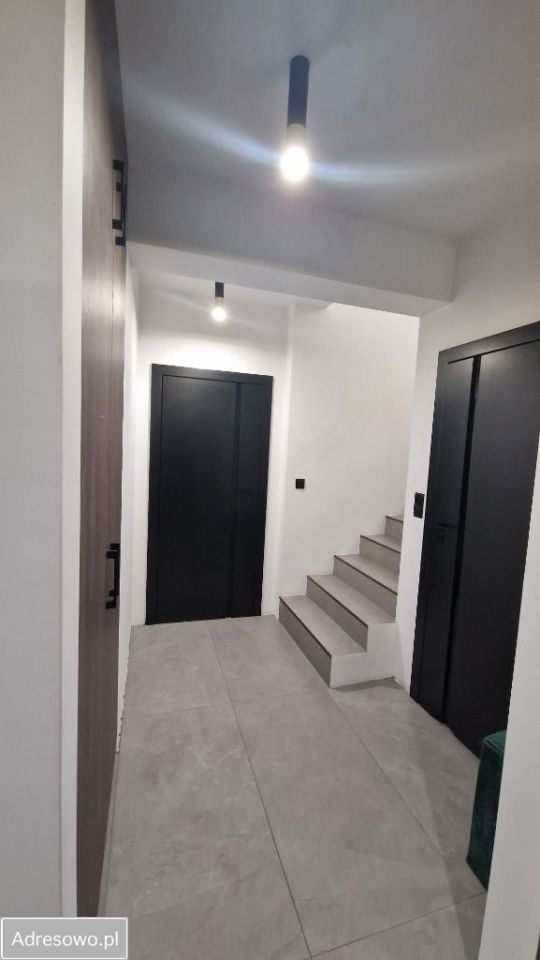 bliźniak, 4 pokoje Jachranka. Zdjęcie 13