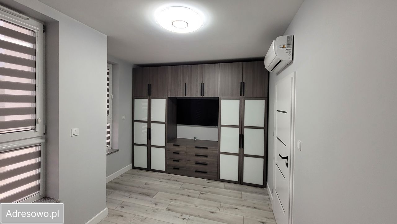 dom szeregowy, 5 pokoi Święta Katarzyna, ul. Cicha. Zdjęcie 16