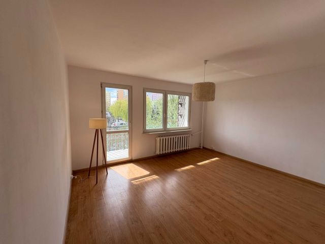 Mieszkanie 3-pokojowe Żyrardów. Zdjęcie 1