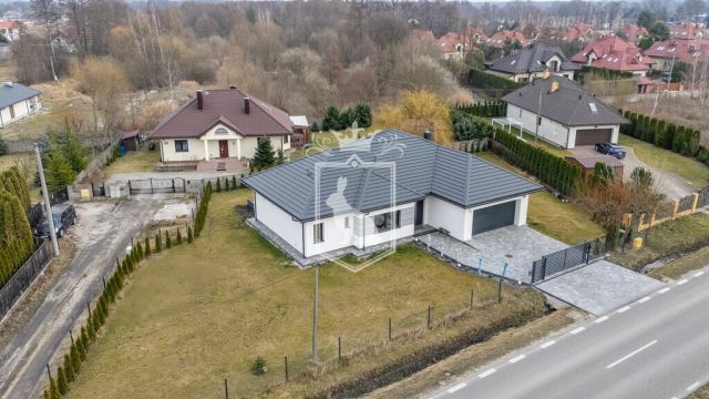 dom wolnostojący, 5 pokoi Długa Szlachecka, ul. Prymasa Stefana Wyszyńskiego. Zdjęcie 17