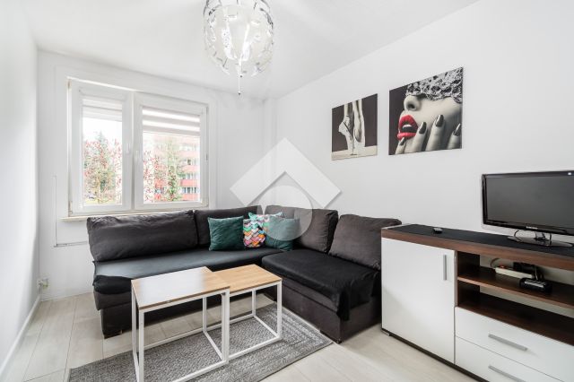 Mieszkanie 3-pokojowe Kraków Kurdwanów, ul. Stanisława Stojałowskiego. Zdjęcie 2