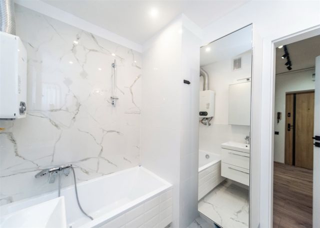 Mieszkanie 3-pokojowe Bielsko-Biała Śródmieście, ul. Bohaterów Warszawy. Zdjęcie 19