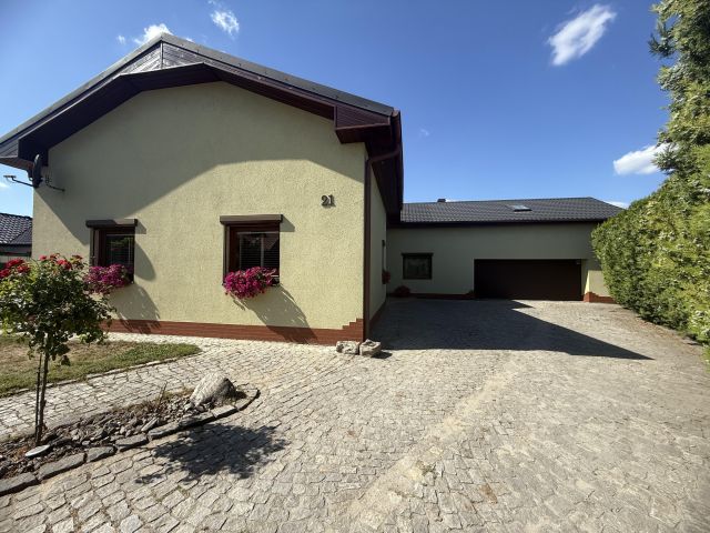 dom wolnostojący, 5 pokoi Godzikowice, ul. Zaciszna. Zdjęcie 1