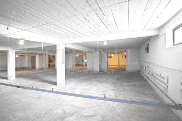 Hala/magazyn Lednica Górna. Zdjęcie 13