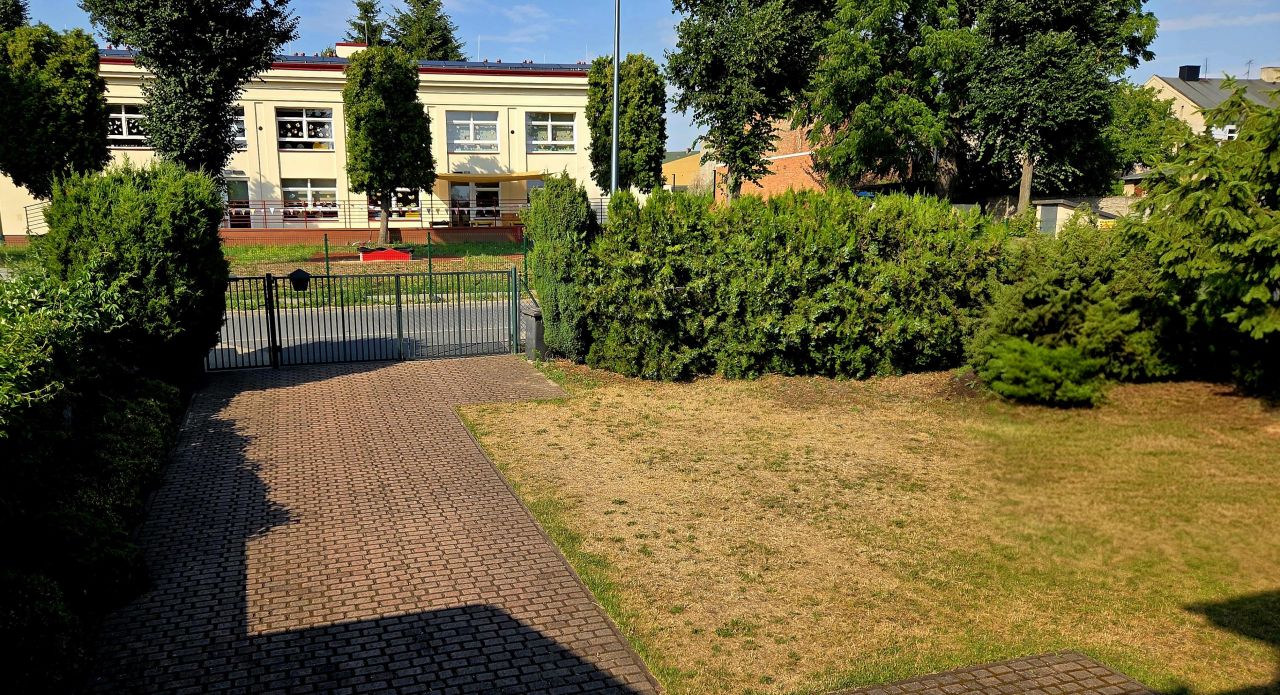 dom wolnostojący, 5 pokoi Zduńska Wola, ul. Sieradzka. Zdjęcie 9