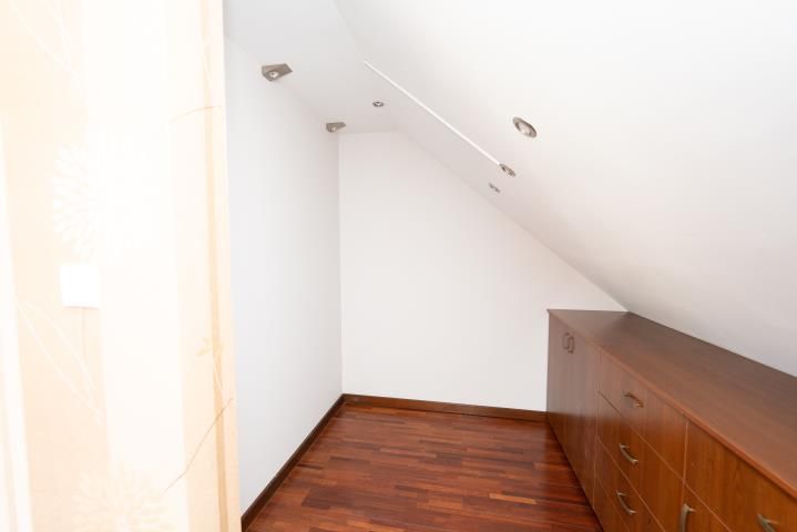 dom wolnostojący, 6 pokoi Żerniki Wrocławskie, ul. Miodowa. Zdjęcie 12