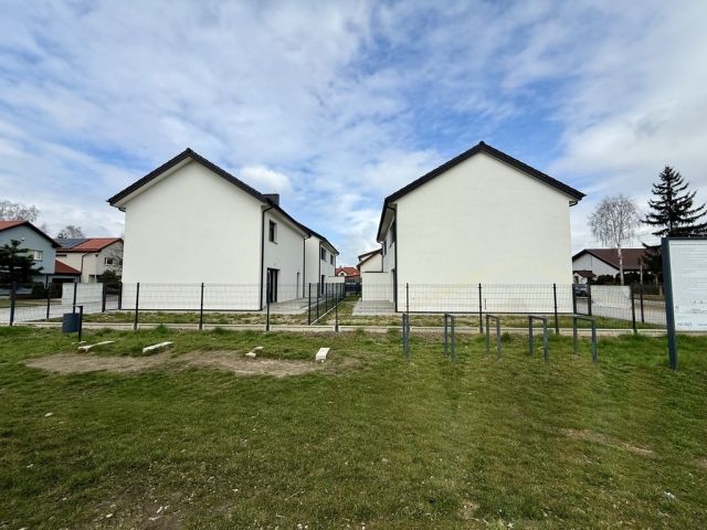 bliźniak, 4 pokoje Leszno Gronowo, ul. ks. Augustyna Kordeckiego. Zdjęcie 4