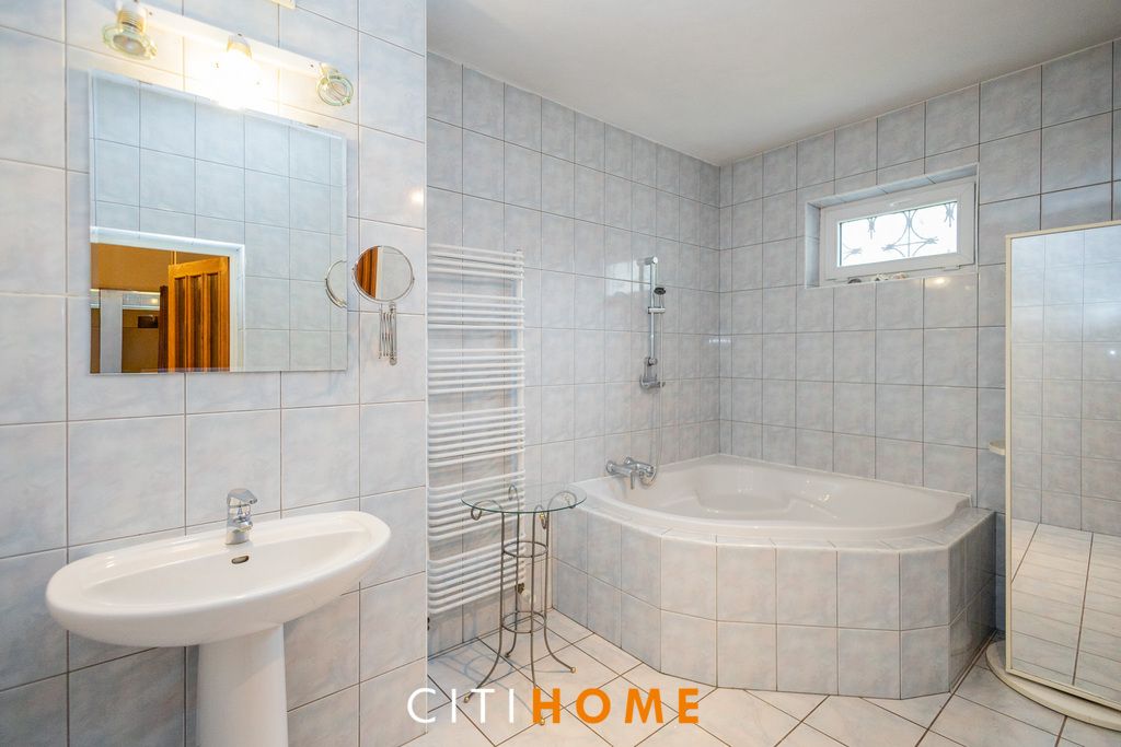 dom wolnostojący, 6 pokoi Łomianki. Zdjęcie 32