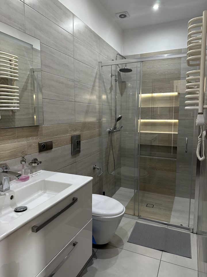 Mieszkanie 3-pokojowe Podłęże. Zdjęcie 3