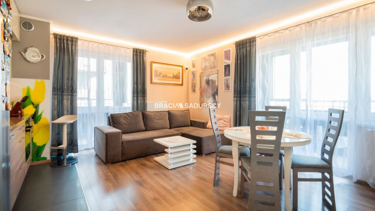 Mieszkanie 3-pokojowe Kraków Nowa Huta, ul. Niebyła. Zdjęcie 2