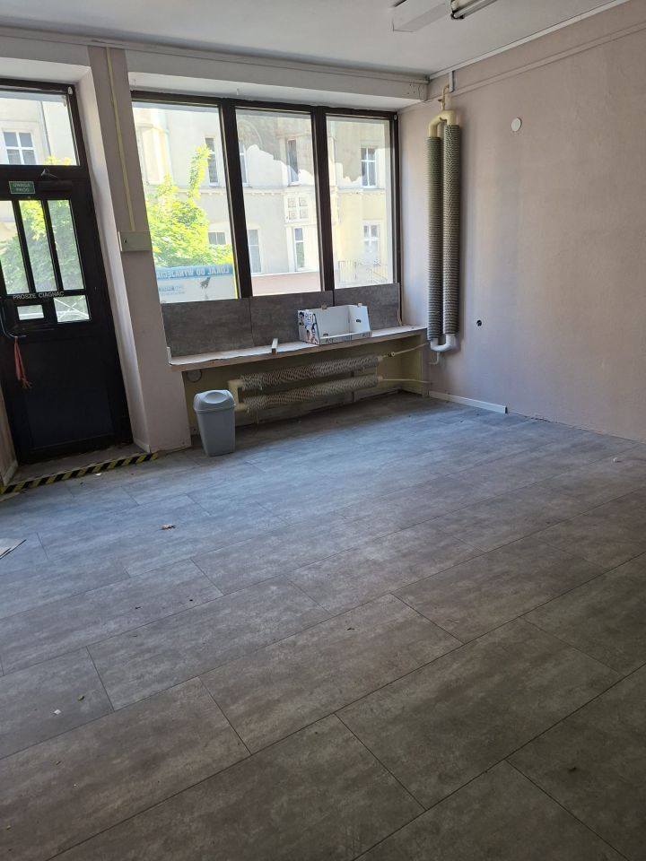 Biuro Opole Śródmieście, ul. ks. Konstantego Damrota. Zdjęcie 1