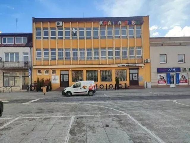 Lokal Płońsk, pl. 15 Sierpnia. Zdjęcie 1