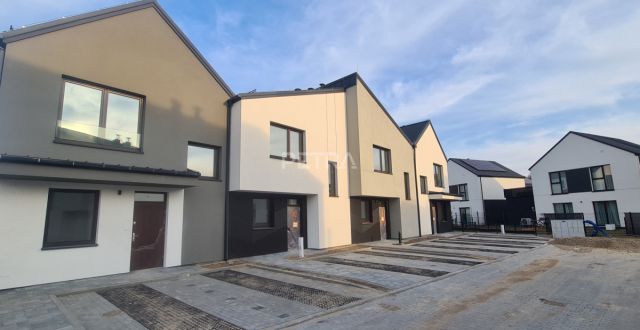 dom szeregowy, 4 pokoje Słomin. Zdjęcie 2