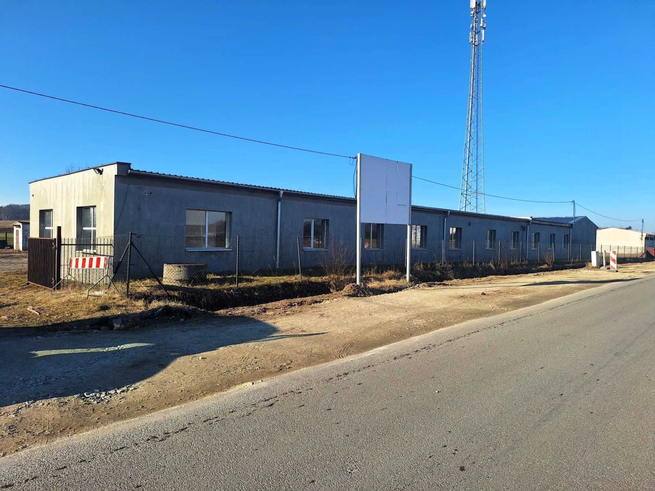 Hala/magazyn Rogaszyce. Zdjęcie 1