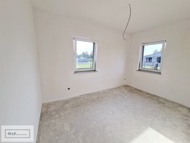 bliźniak, 4 pokoje Kochowo. Zdjęcie 12