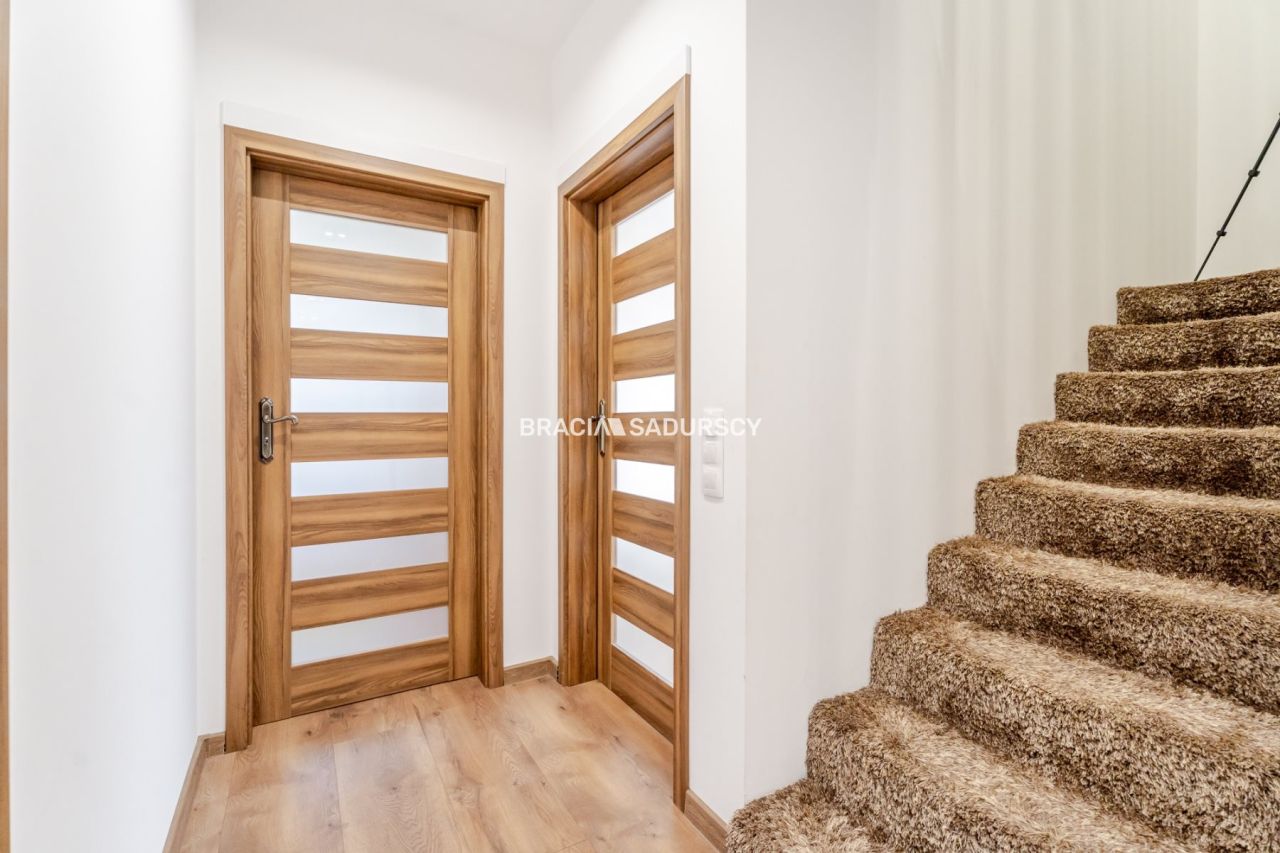 dom wolnostojący, 6 pokoi Zawada. Zdjęcie 14