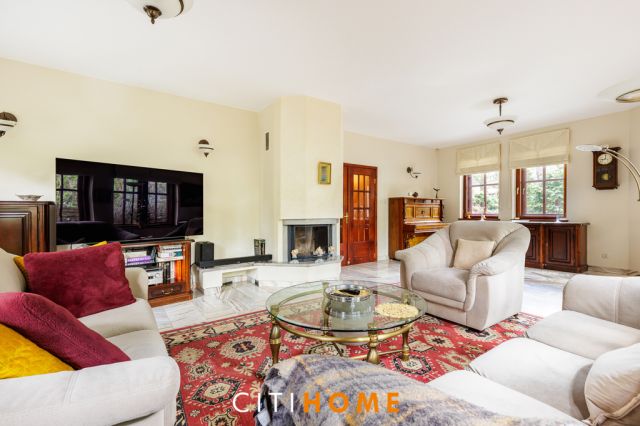 dom wolnostojący, 5 pokoi Józefów. Zdjęcie 1