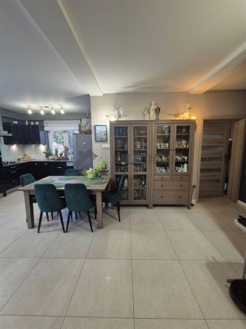 dom wolnostojący, 5 pokoi Ząbki. Zdjęcie 1