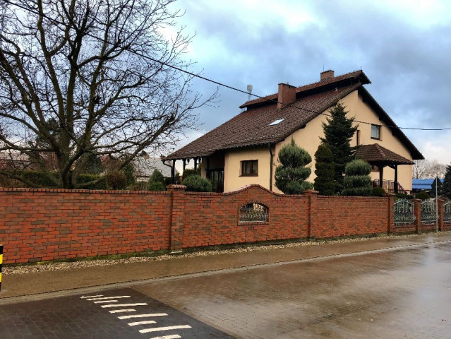 dom wolnostojący Jelcz-Laskowice. Zdjęcie 1