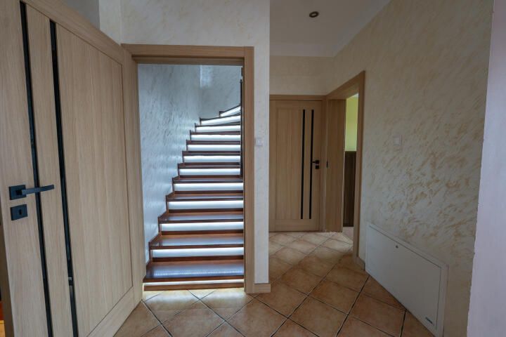 dom wolnostojący, 6 pokoi Wikielec. Zdjęcie 7