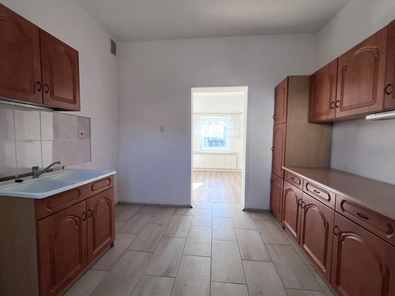 bliźniak, 2 pokoje Leszno Zatorze, ul. Szybowników. Zdjęcie 3